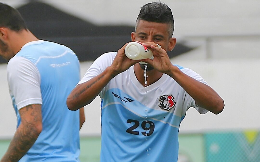 COMEÇA A ERA LÉO MOURA NO SANTA CRUZ