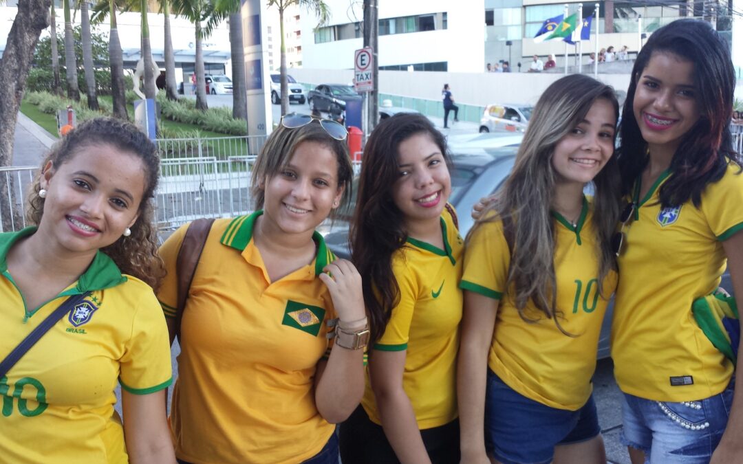 TORCIDA FEZ FESTA PARA VER A SELEÇÃO BRASILEIRA NO RECIFE