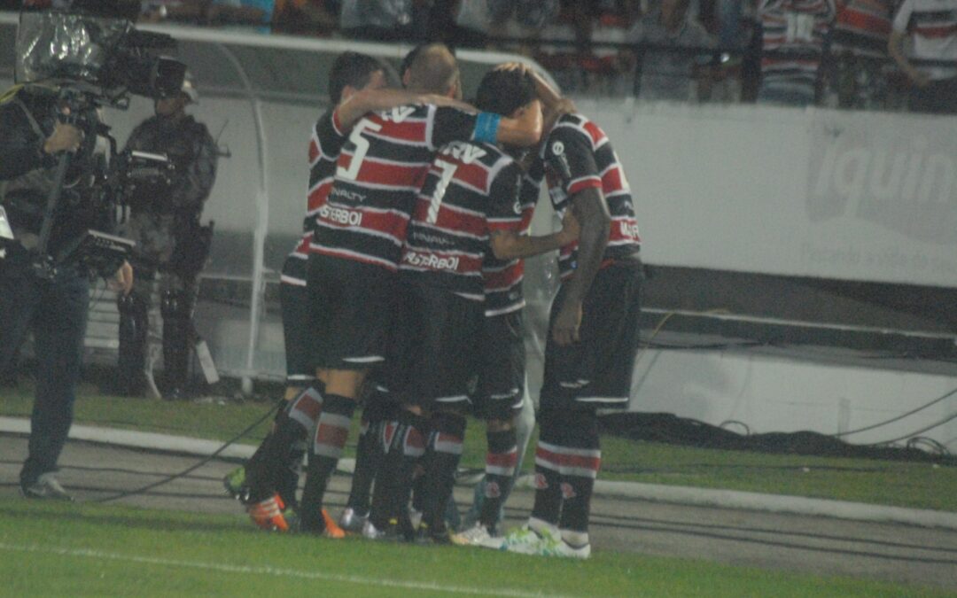 SANTA CRUZ VENCE PRIMEIRA DECISIVA DO PERNAMBUCANO