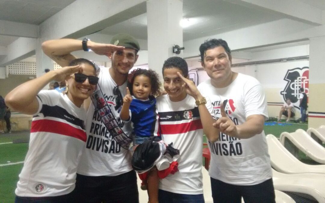 AMIGA DO BLOG FESTEJANDO O ACESSO DO SANTA CRUZ