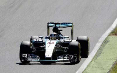HAMILTON VENCE E FICA A UMA VITÓRIA DE SENNA, MASSA É PÓDIO