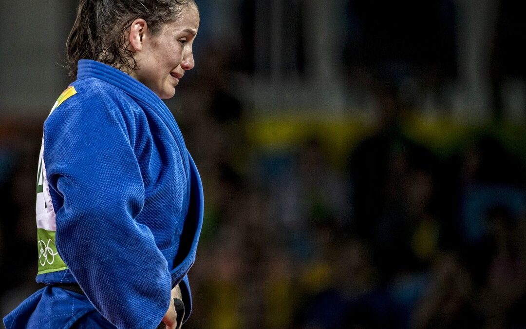 MARIA PORTELA COMETE IRREGULARIDADE, PERDE LUTA E ESTÁ ELIMINADA