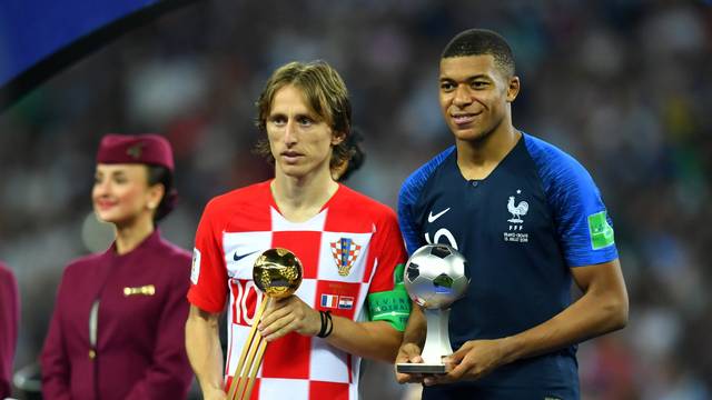 CROATA LUKA MODRIC É ESCOLHIDO MELHOR JOGADOR DA COPA DO MUNDO