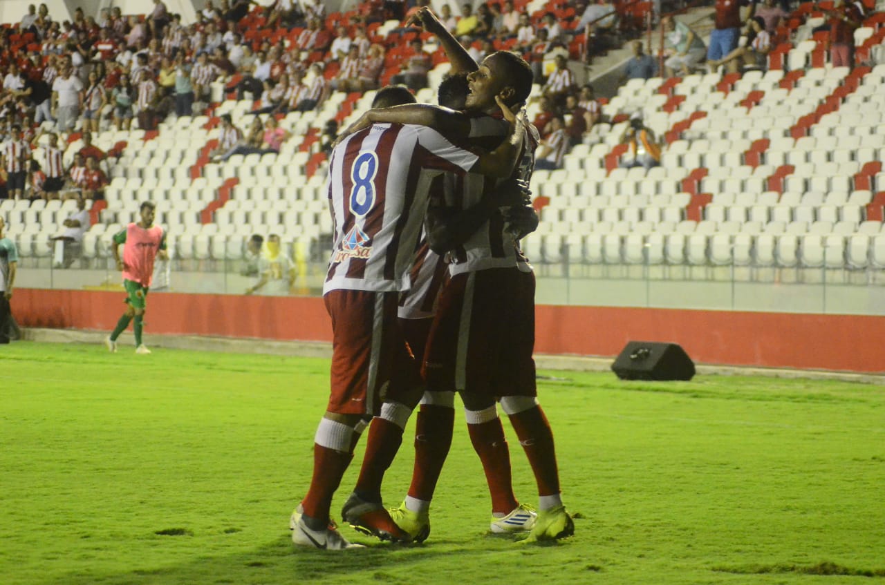 NÁUTICO DECIDE NO PRIMEIRO TEMPO E GOLEIA PETROLINA NOS AFILTOS