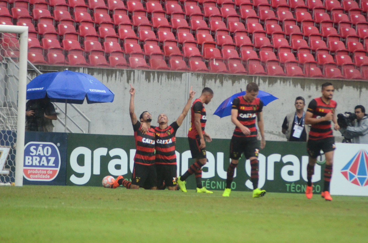 COM DOIS DE BROCADOR SPORT VENCE AMÉRICA-PE NA ARENA PERNAMBUCO