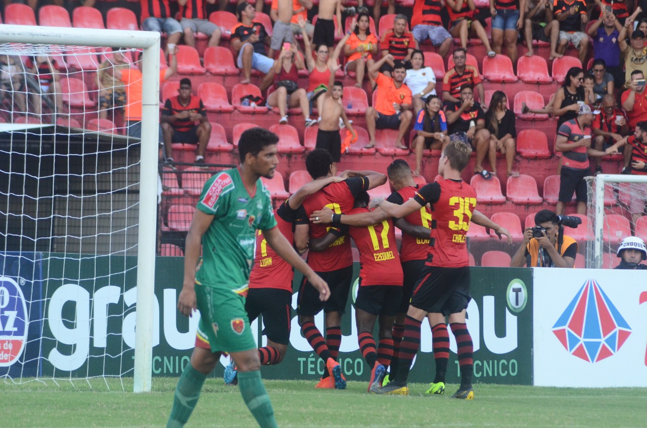 FAVORITO SPORT GOLEIA PETROLINA E VAI A SEMIFINAL DO PERNAMBUCANO